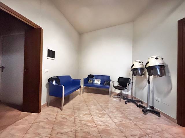 negozio in vendita a Malnate