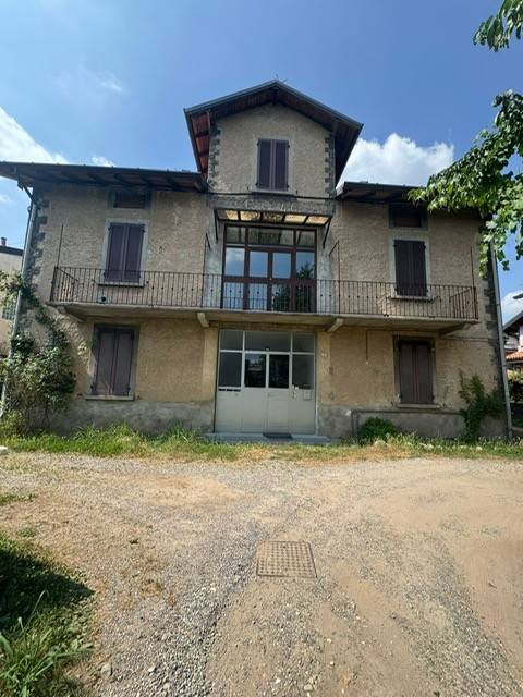 casa indipendente in vendita a Malnate