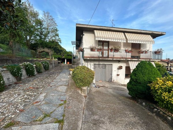 casa indipendente in vendita a Malnate