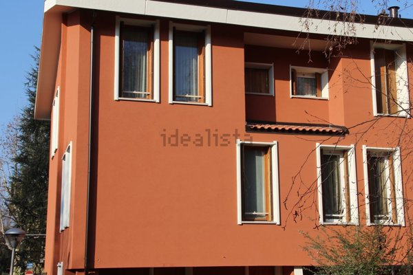 casa indipendente in vendita a Malnate