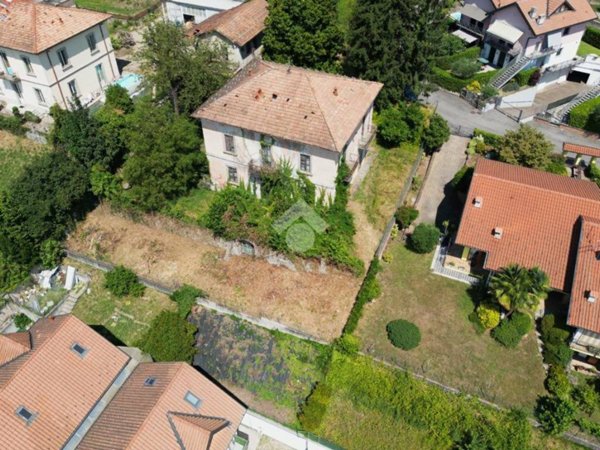 casa indipendente in vendita a Malnate
