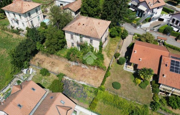 casa indipendente in vendita a Malnate