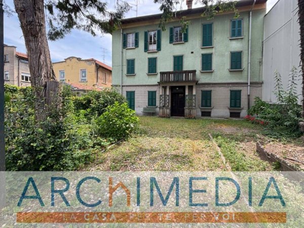 casa indipendente in vendita a Malnate
