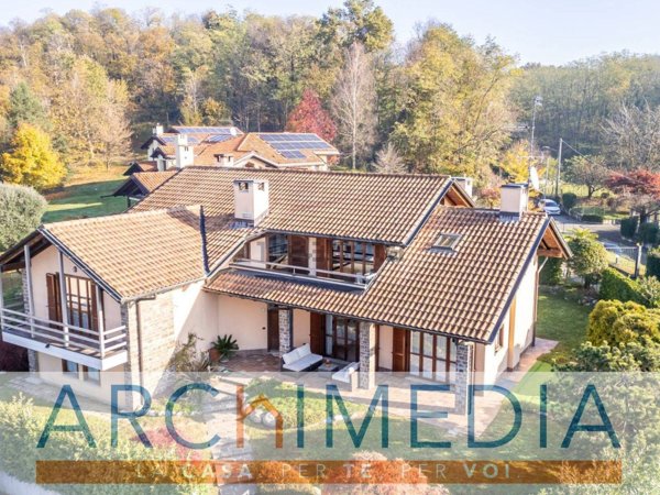 casa indipendente in vendita a Malnate