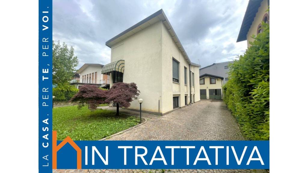 casa indipendente in vendita a Malnate
