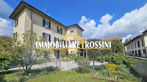casa indipendente in vendita a Malnate