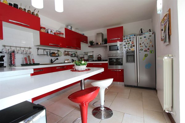 casa indipendente in vendita a Malnate in zona San Salvatore