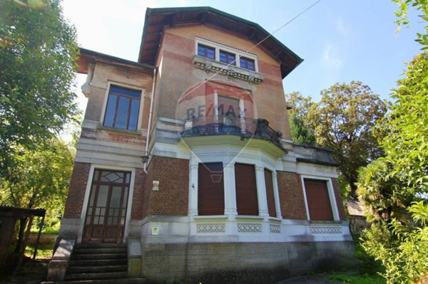 casa indipendente in vendita a Malnate