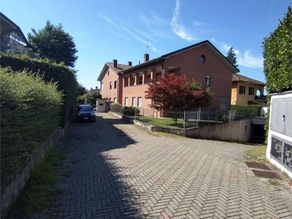 casa indipendente in vendita a Malnate