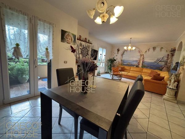 casa indipendente in vendita a Malnate
