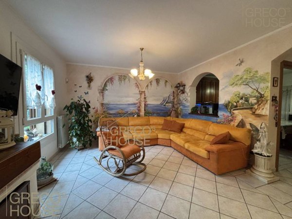 casa indipendente in vendita a Malnate