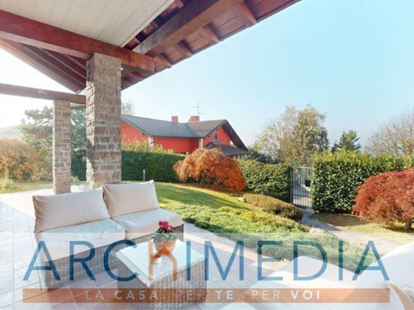 casa indipendente in vendita a Malnate