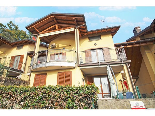 casa indipendente in vendita a Malnate