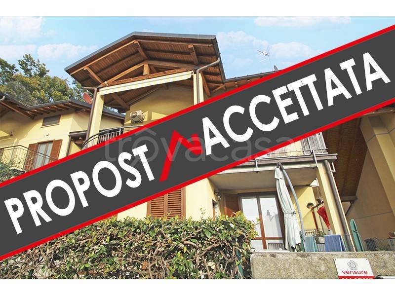 casa indipendente in vendita a Malnate