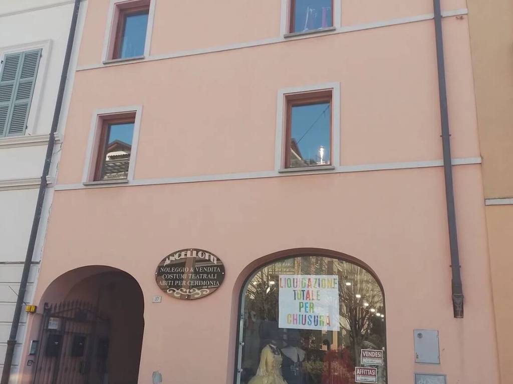 negozio in vendita a Malnate