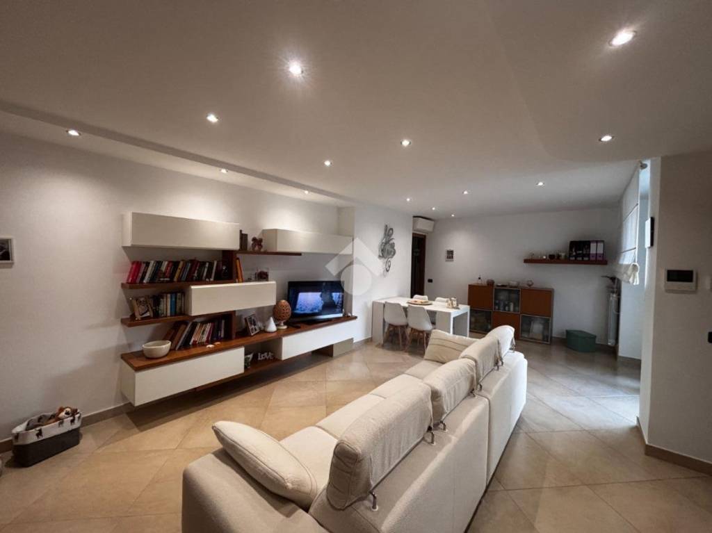 appartamento in vendita a Malnate