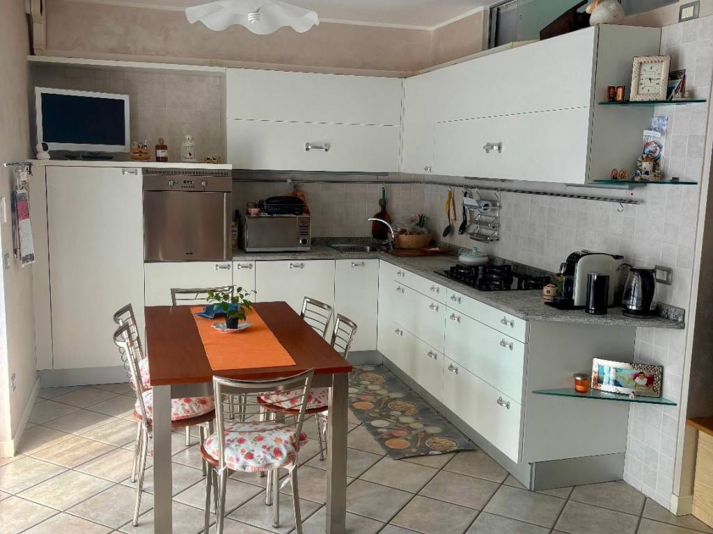 appartamento in vendita a Malnate