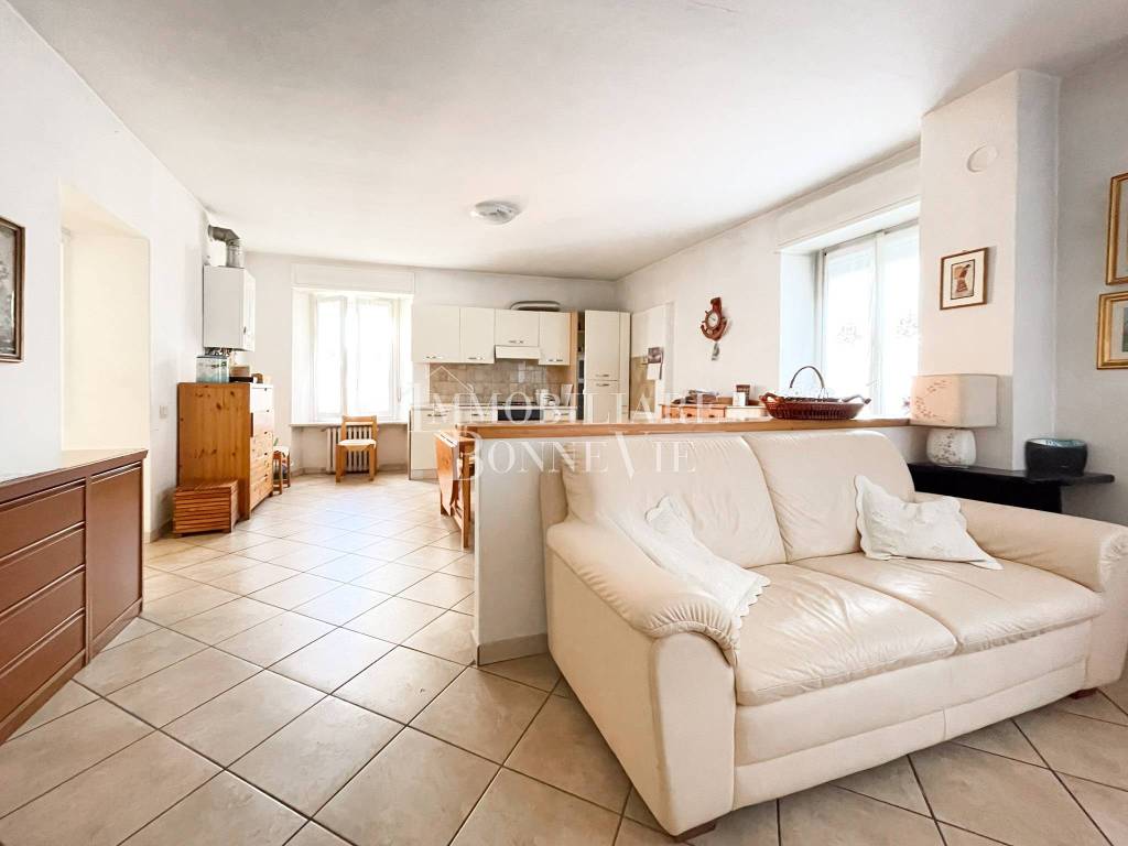 appartamento in vendita a Malnate