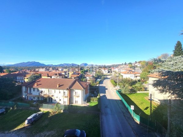 appartamento in vendita a Malnate