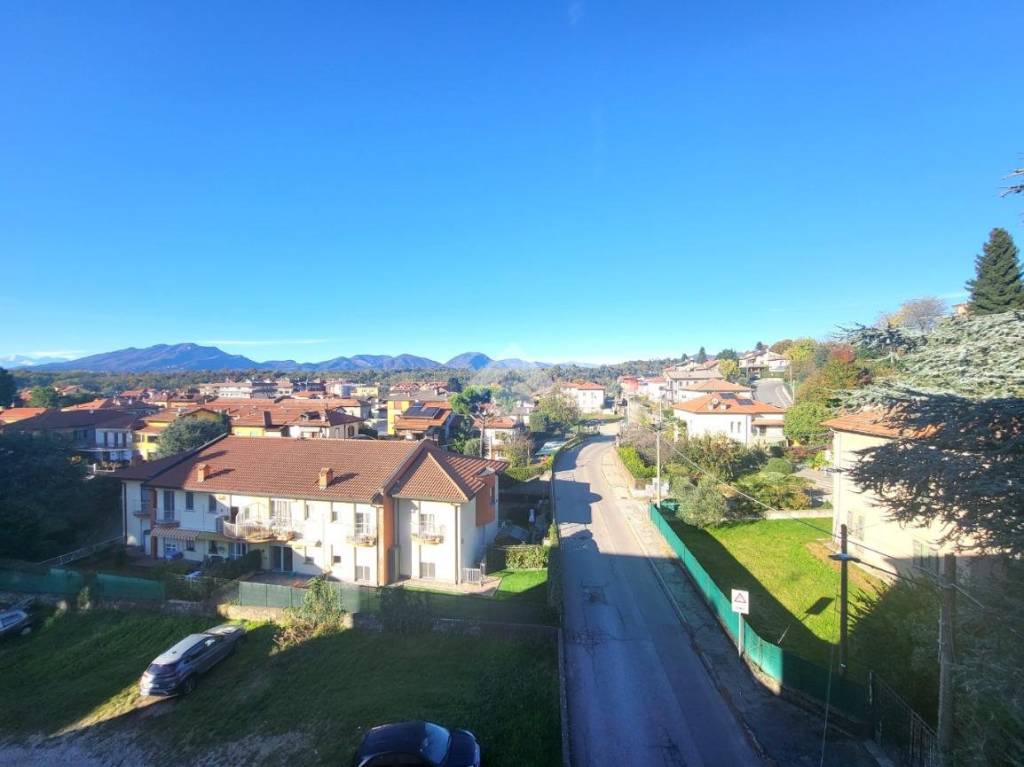 appartamento in vendita a Malnate