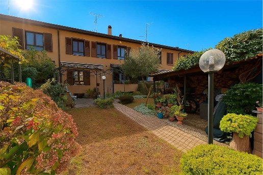 casa indipendente in vendita a Malnate