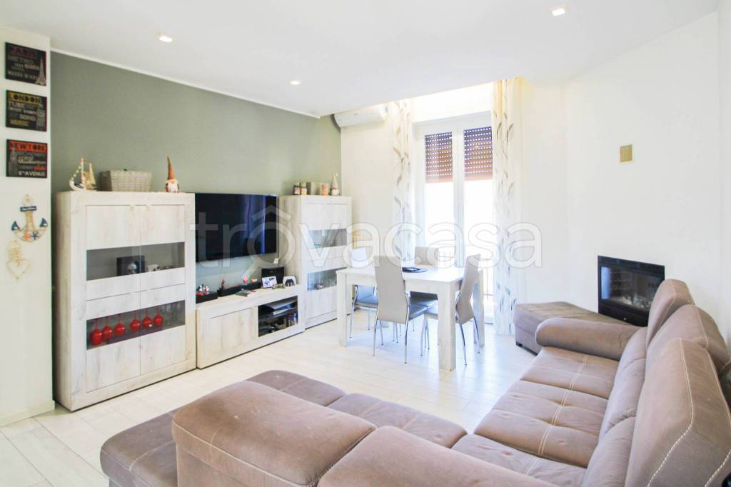 appartamento in vendita a Malnate