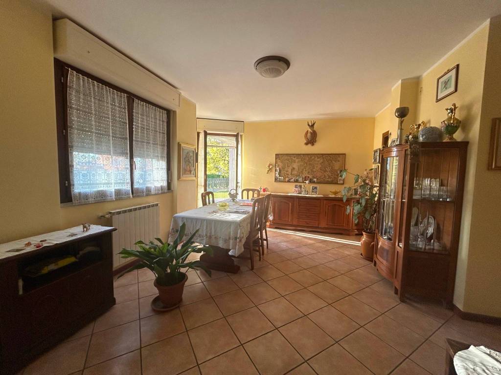 appartamento in vendita a Malnate