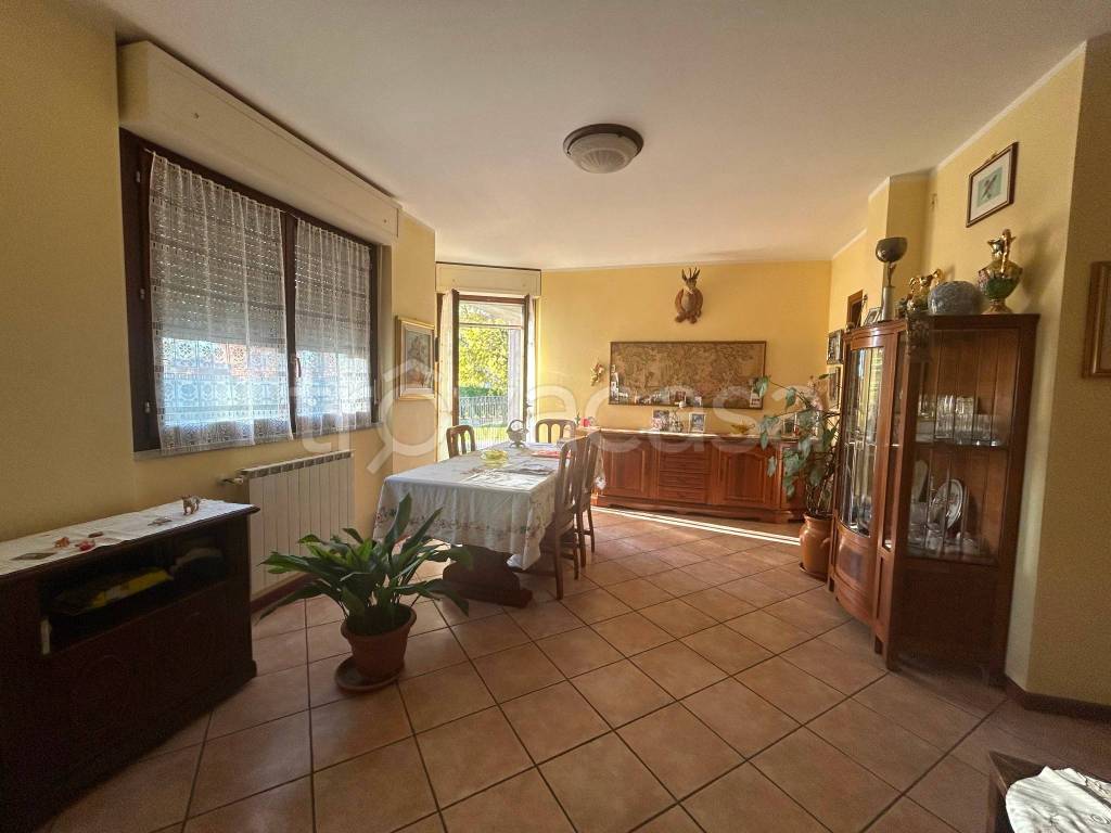 appartamento in vendita a Malnate