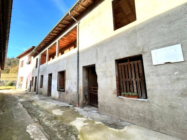 casa indipendente in vendita a Malnate