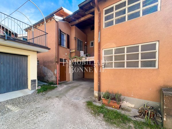 appartamento in vendita a Malnate