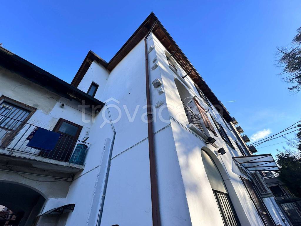 appartamento in vendita a Malnate