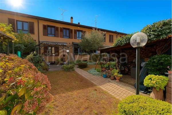 casa indipendente in vendita a Malnate