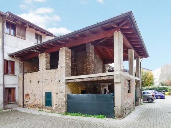 casa indipendente in vendita a Malnate