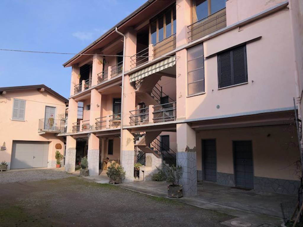 casa semindipendente in vendita a Malnate