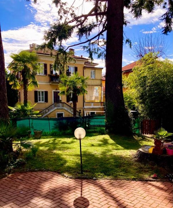 casa indipendente in vendita a Malnate