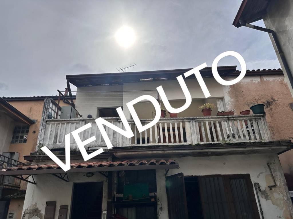 appartamento in vendita a Malnate