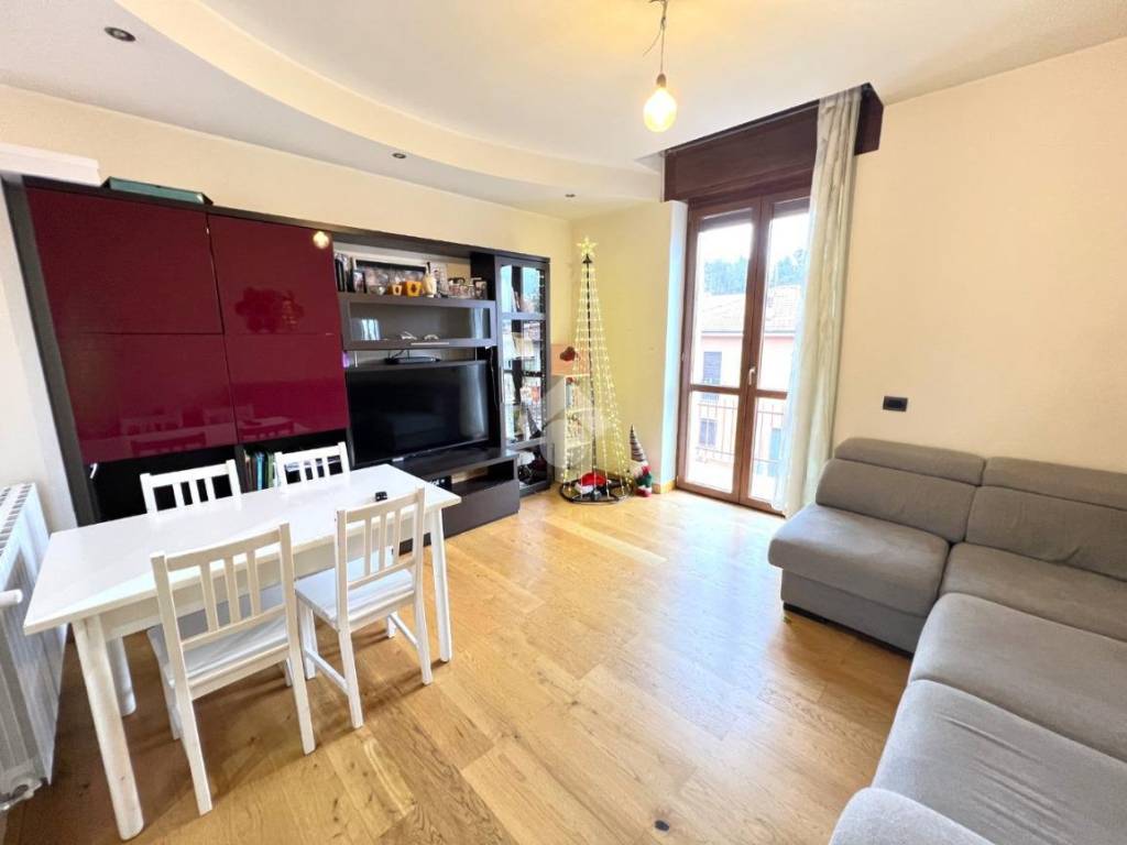 appartamento in vendita a Malnate