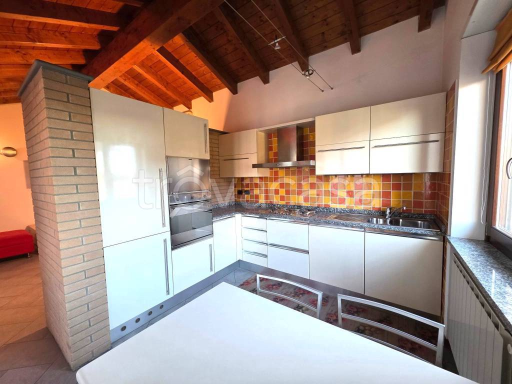 appartamento in vendita a Malnate in zona San Salvatore