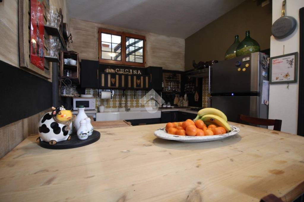 casa indipendente in vendita a Malnate