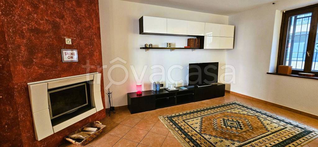 casa indipendente in vendita a Malnate