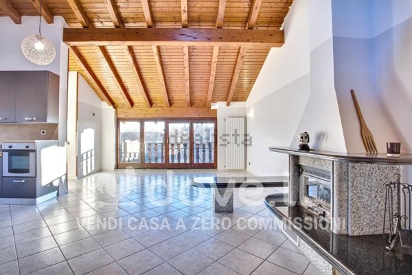 appartamento in vendita a Malnate in zona San Salvatore