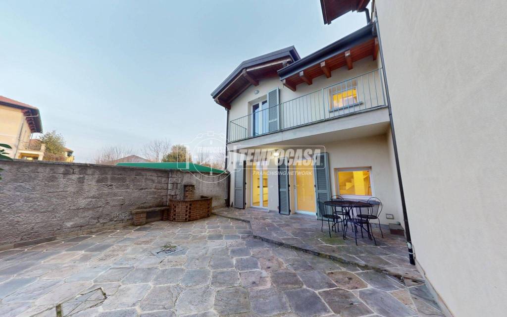 casa indipendente in vendita a Malnate