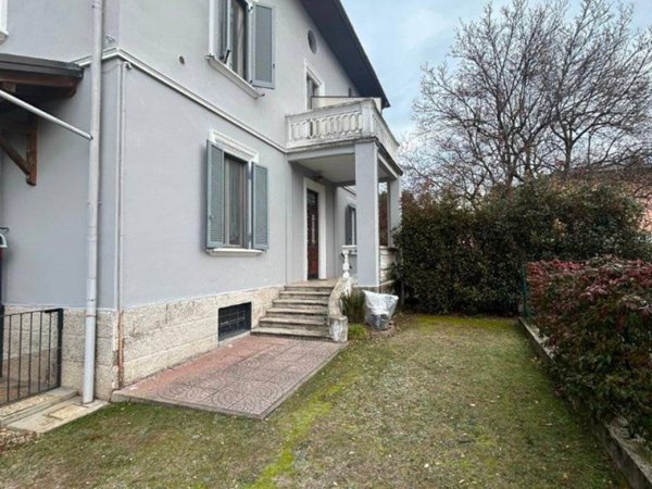 appartamento in vendita a Malnate in zona San Salvatore