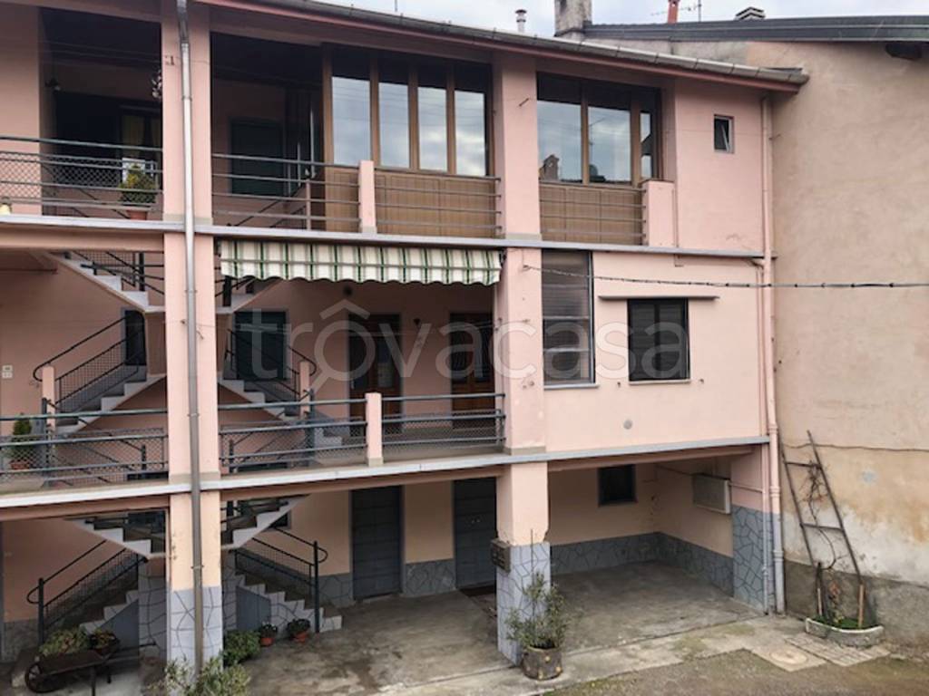 casa indipendente in vendita a Malnate