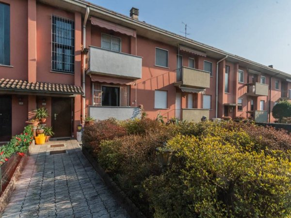 casa indipendente in vendita a Malnate