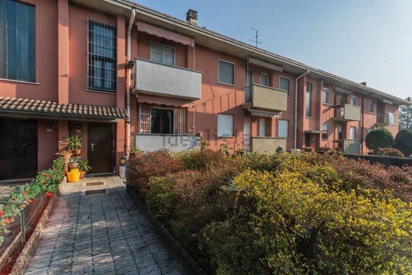 casa indipendente in vendita a Malnate