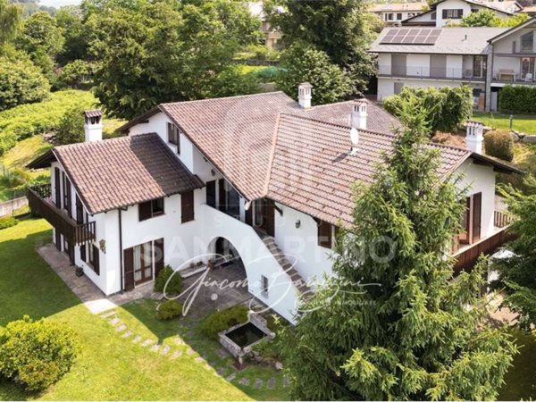 casa indipendente in vendita a Malnate