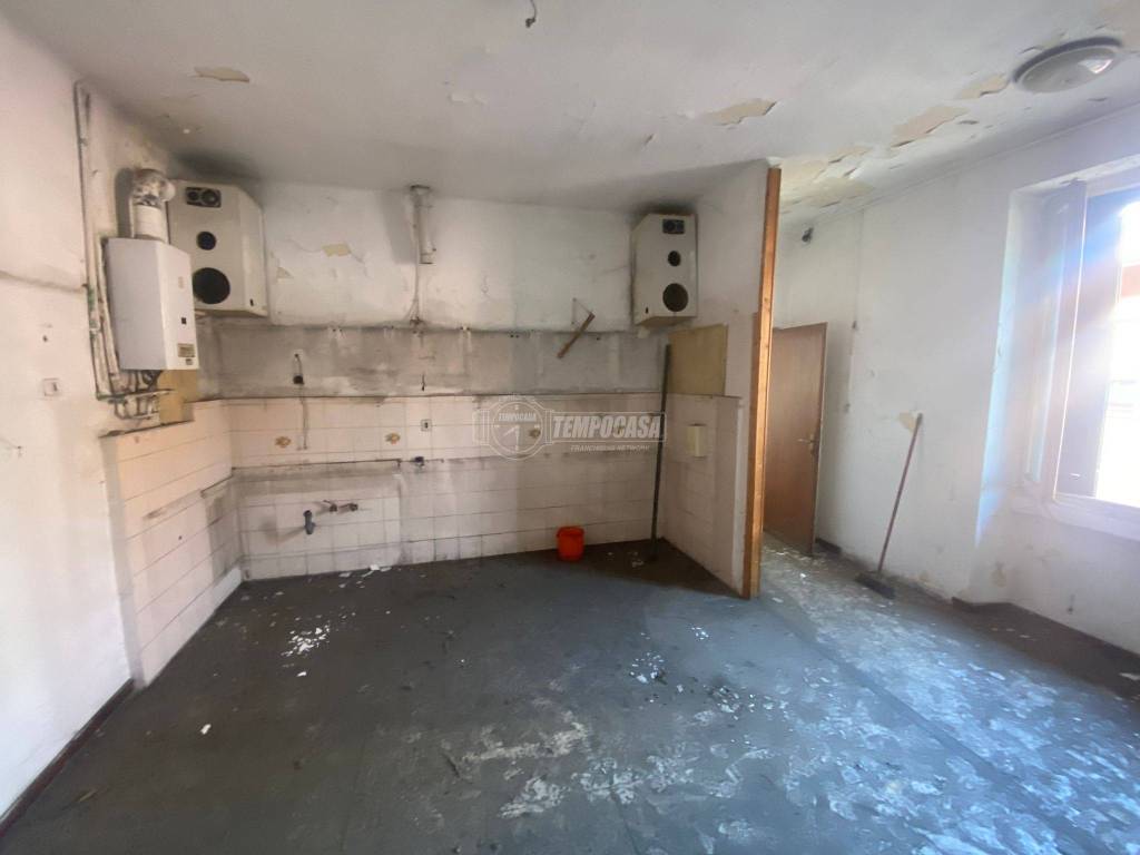 appartamento in vendita a Malnate in zona San Salvatore