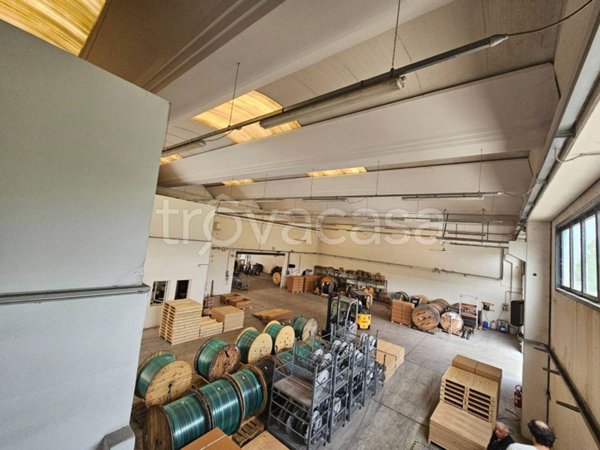 locale commerciale in vendita a Malnate