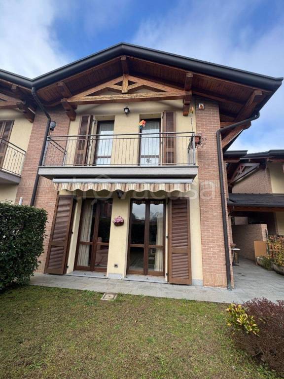 casa indipendente in vendita a Malnate